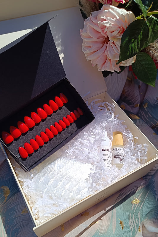 Mini Box Press-On Nails AMNAILSIA – L’essentiel pour des mains sublimées